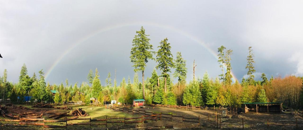 Farm stay Maple Heart Ranch Shawnigan Lake
